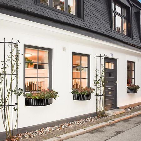 1 Bedroom Amazing Apartment In Ystad Luaran gambar