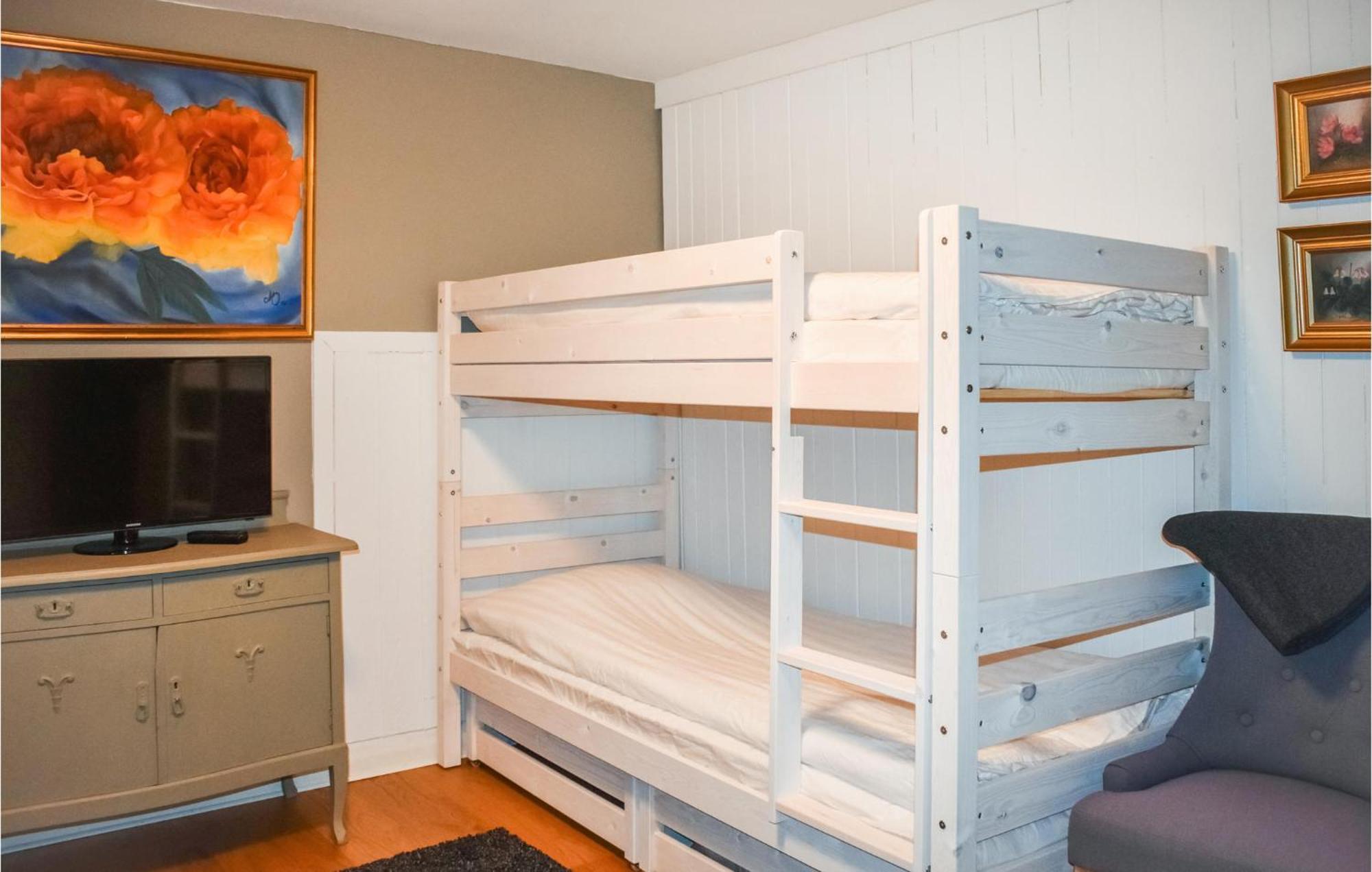 1 Bedroom Amazing Apartment In Ystad Luaran gambar