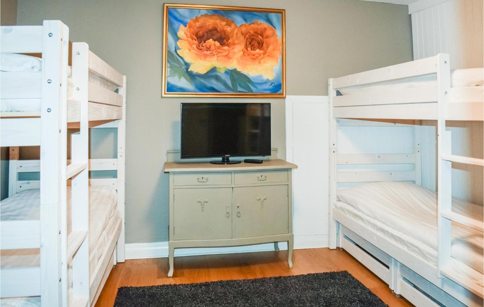 1 Bedroom Amazing Apartment In Ystad Luaran gambar