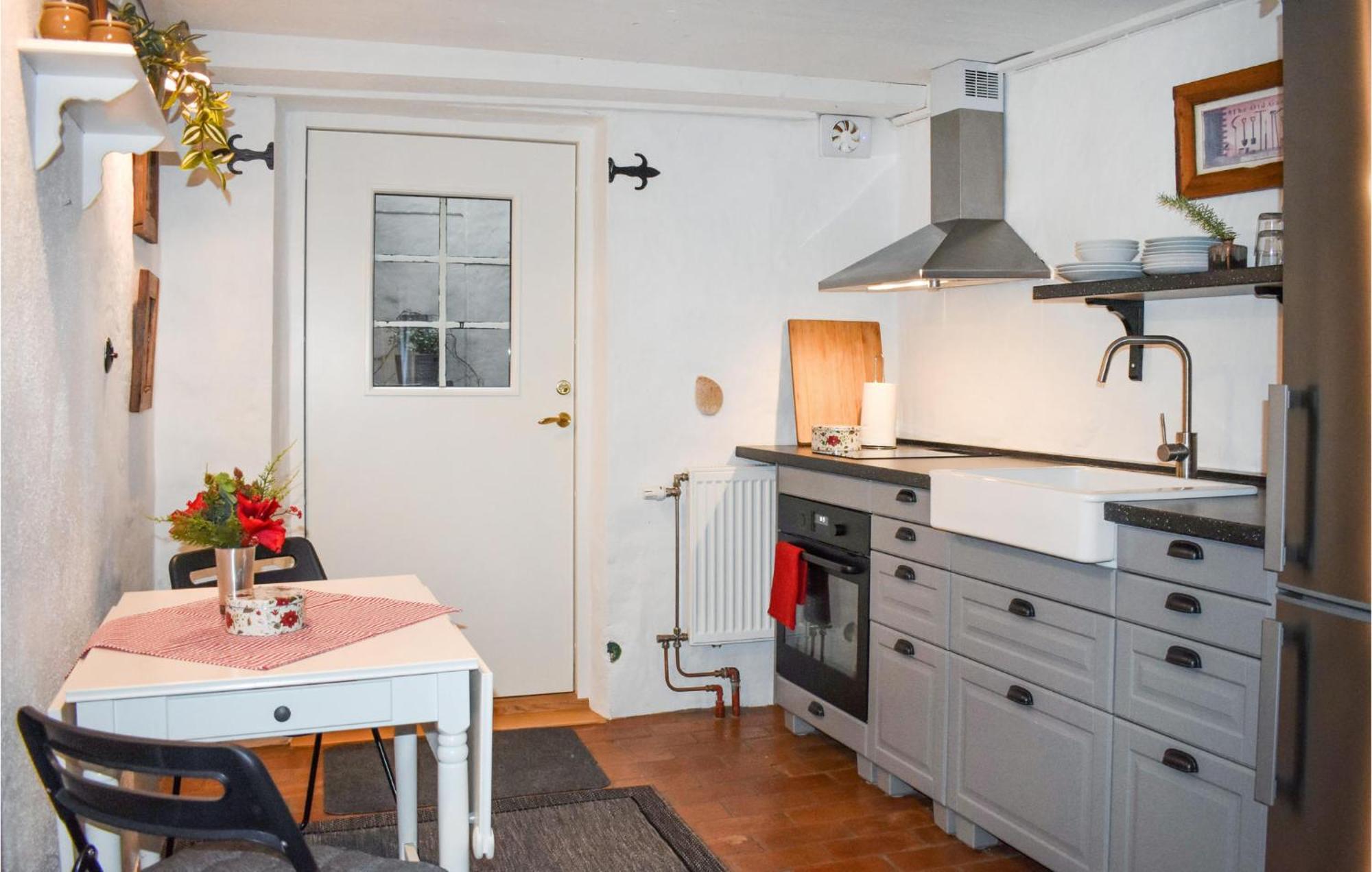 1 Bedroom Amazing Apartment In Ystad Luaran gambar