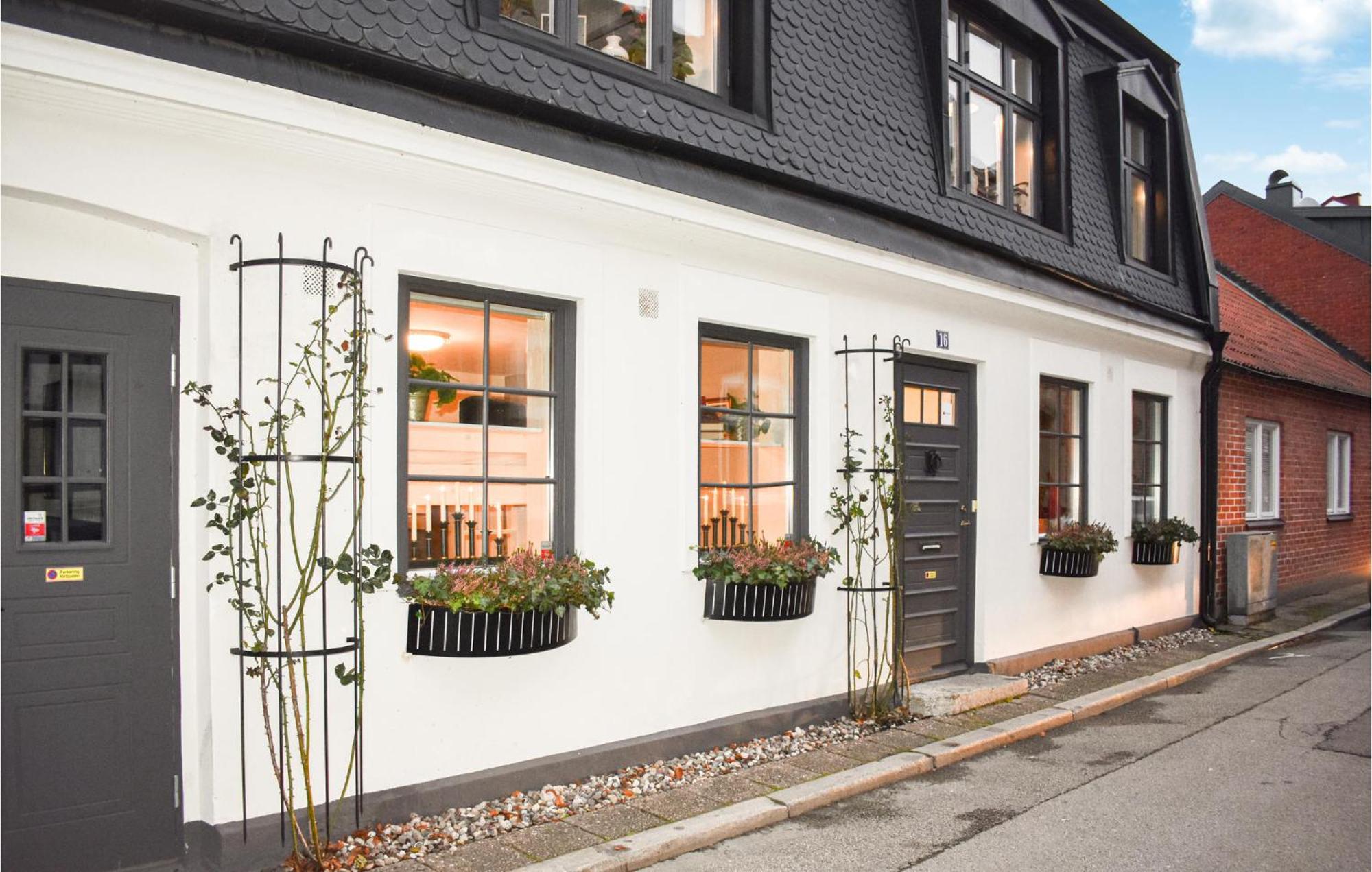 1 Bedroom Amazing Apartment In Ystad Luaran gambar